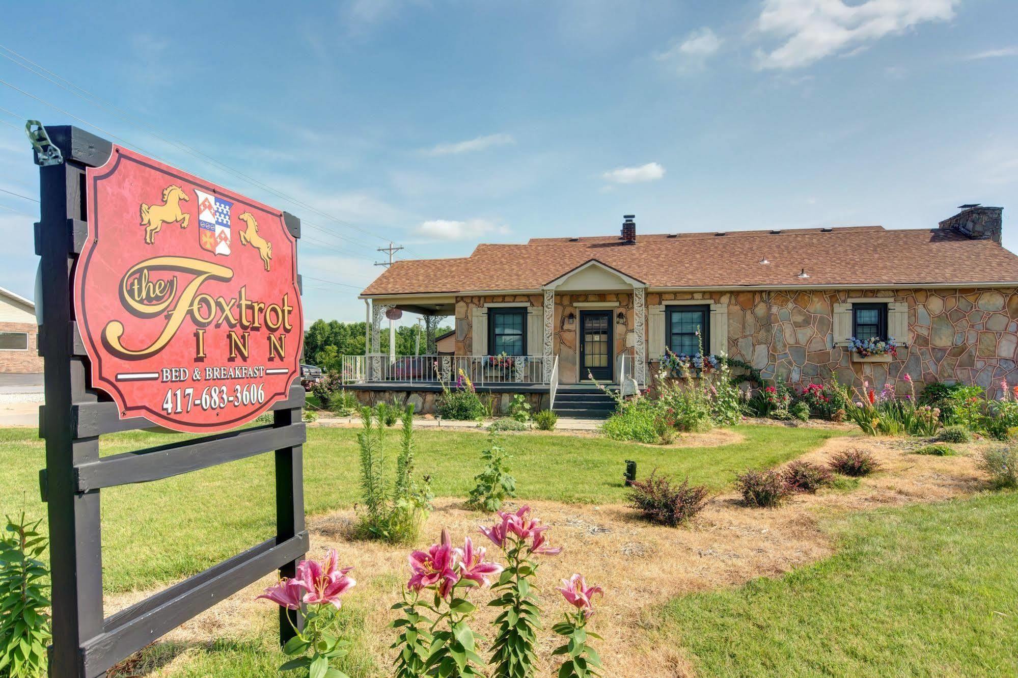 The Foxtrot Inn Ava Exteriér fotografie
